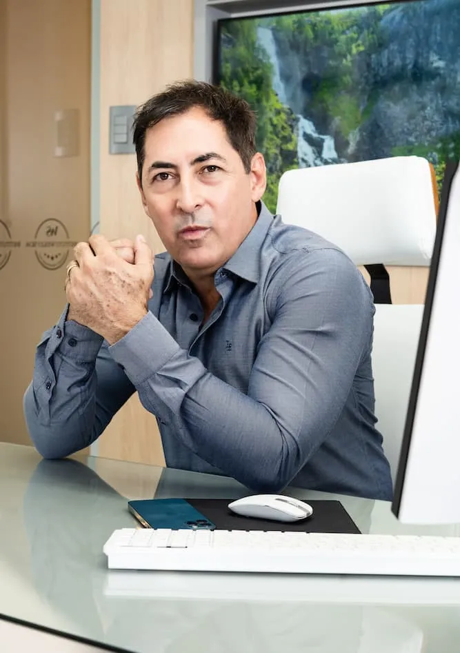 Dr. Wesley Silva, especialista em implantes dentários em Palmas